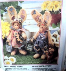 8087 16'' SPRING THYME MOM DAD BUNNIES, WEE FLOWER BUNNY PATTERN